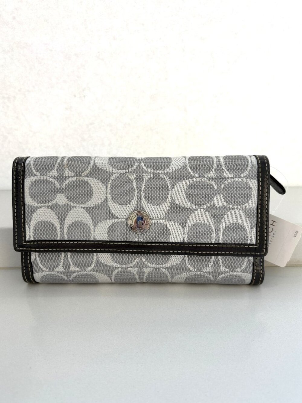 Coach Hamptons Signature Checkbook Wallet Leather Gray & White 42986 NEW